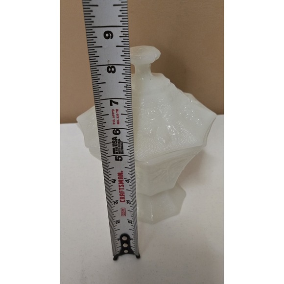 Vintage MCM White Milk Glass Octagon Candy Dish with Lid Grapes Leaves Design - Picture 6 of 6